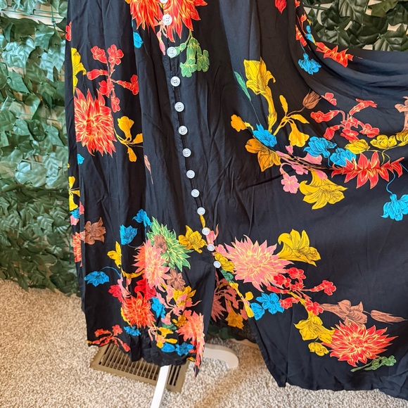 Milumia Vibrant Floral Maxi Dress - Picture 4 of 9